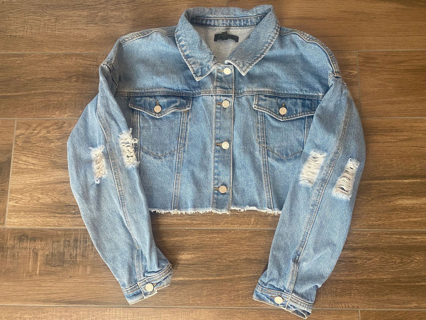 Jacken: Missguided Jeansjacke distressed-Look oversized Gr. 46 - 50 – Gebraucht aus Pratteln von a23_j2gs