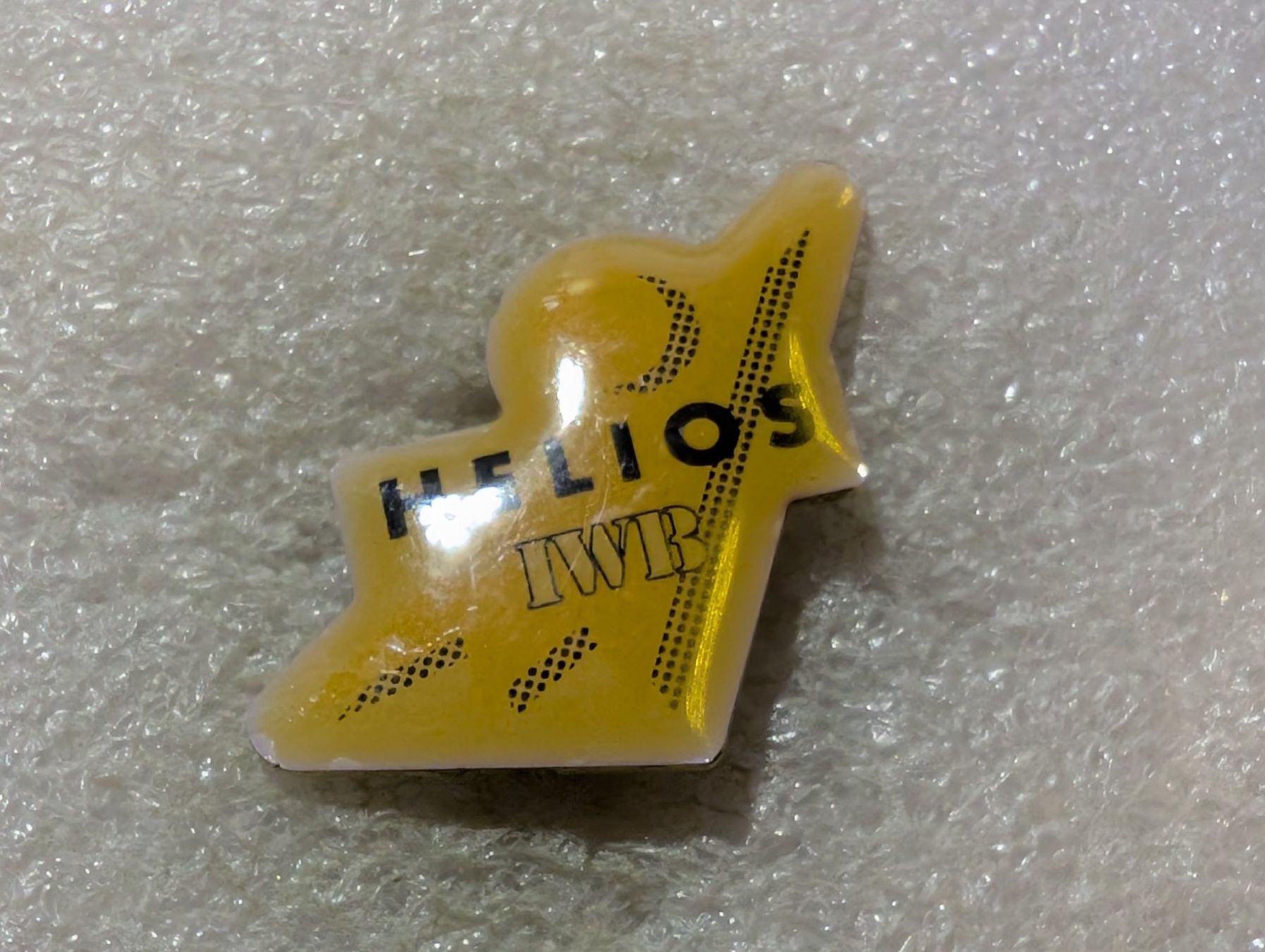 Plaketten & Abzeichen: Ansteckpin 106: Helios IWB – Gebraucht aus Oppligen von Pin-Fall-Shop
