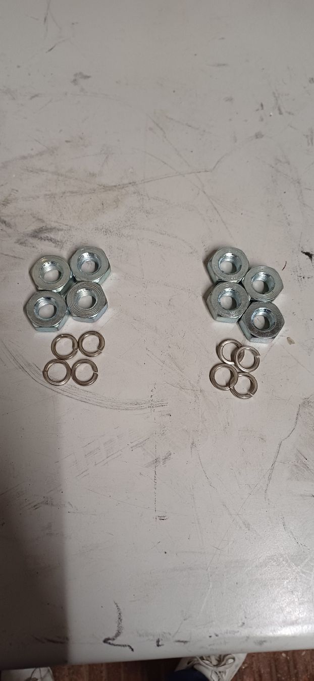 Vespa Tutti pezzi di ricambio per scooter: Dadi ruote vespa M10 – Nuovo e nell'imballaggio originale da Orbe venduto da Carmelo85
