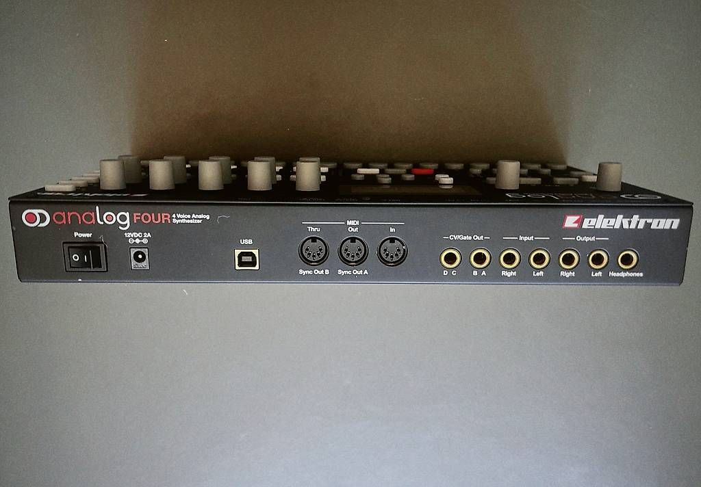 Instruments de musique: Elektron Analog Four Synth – D'occasion à Zürich par Rosarilli 3