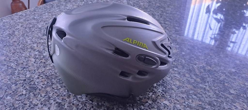 Caschi: Vendo casco da sci a 50 chf – Usato da faido venduto da adfv 1