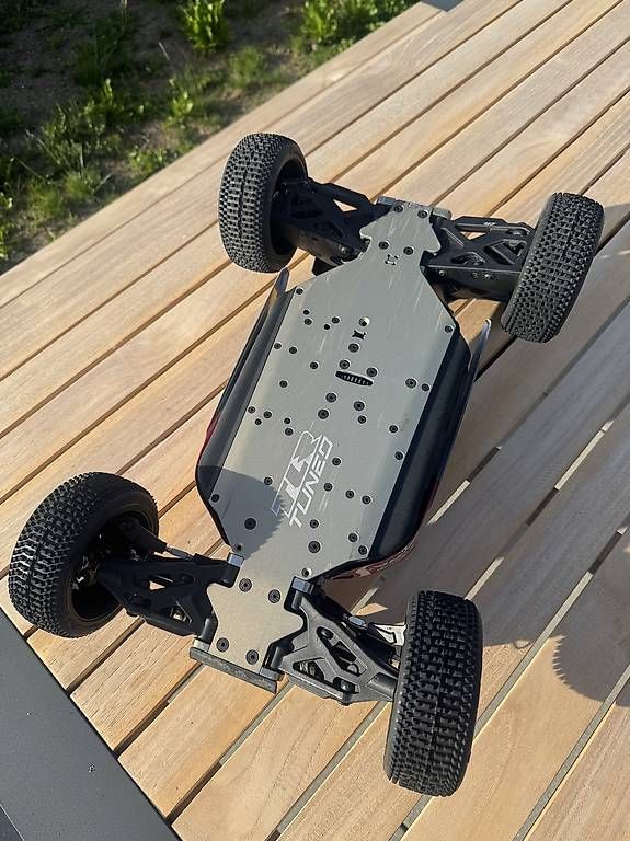 Modellismo RC: Arrma Typhon 6s TLR tuned – Usato da Mägenwil venduto da vas_7pxb 3