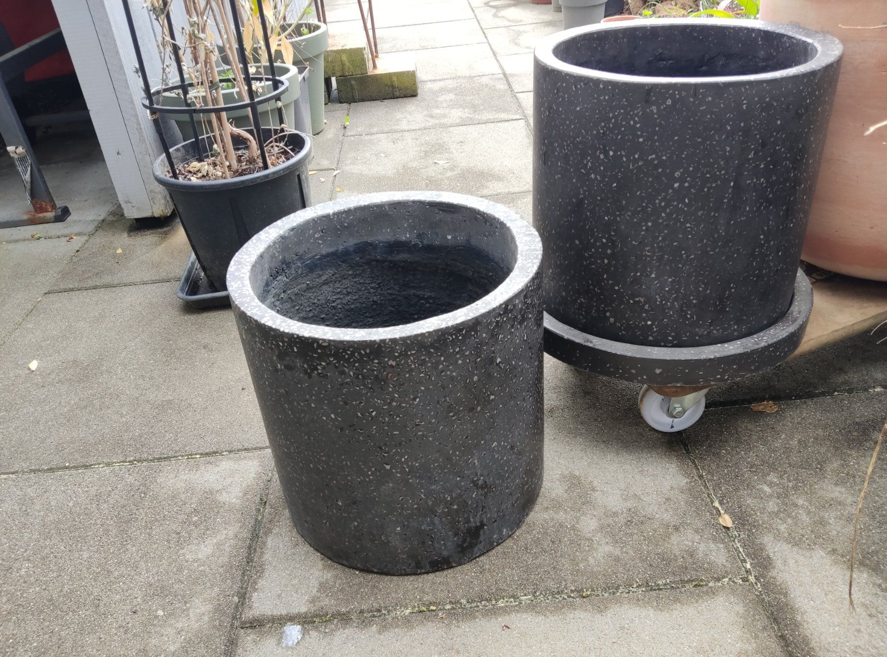 Pots de fleurs: 2 pots – Neuf (Voir description) à Vicques par prairie0809