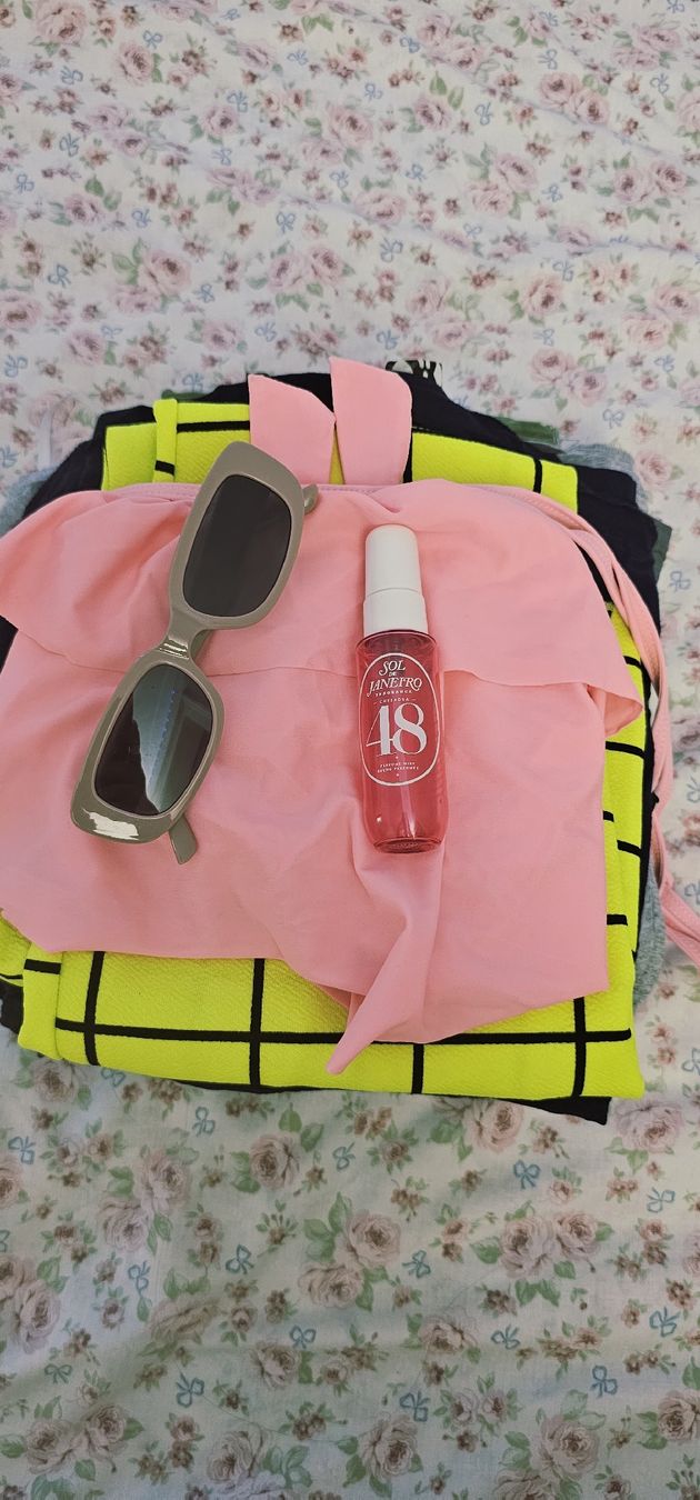Lotti di vestiti: Summer outfit bundle: L – Usato da Rorschach venduto da Alles_9.90