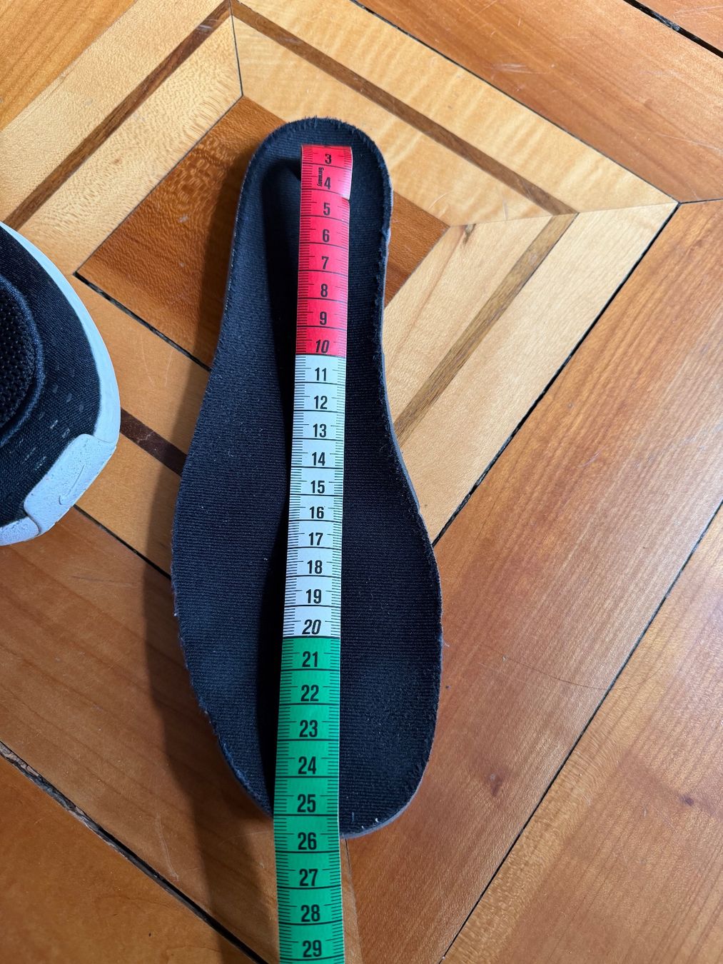 Nike Scarpe da uomo: Nike Hallenschuhe Grösse 40 – Usato da St. Gallen venduto da dor_zx26 2