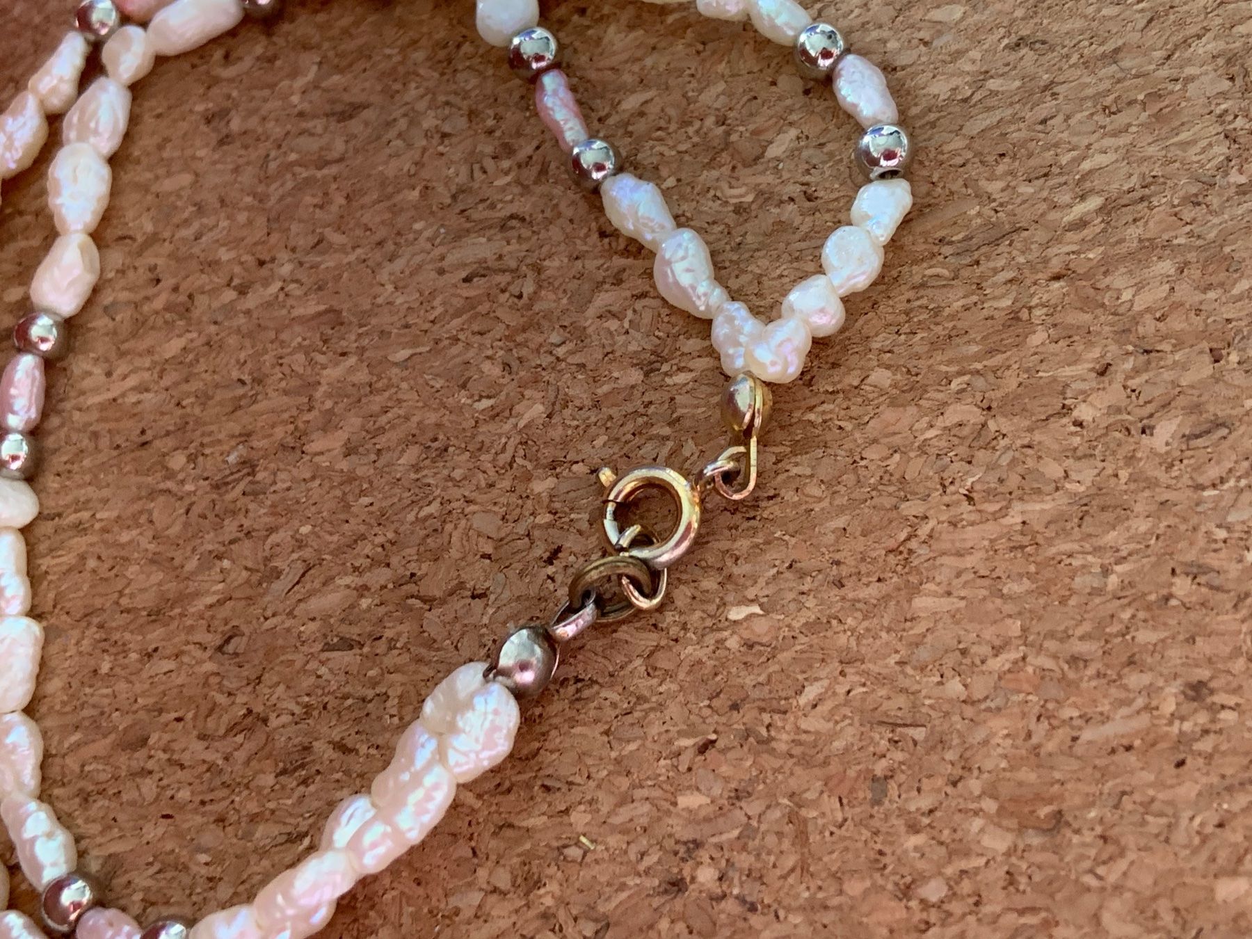 Bracciali & Braccialetti: Perlen-Armband doppelt süsswasser – Usato da Laufen venduto da Bellavitaboom 4