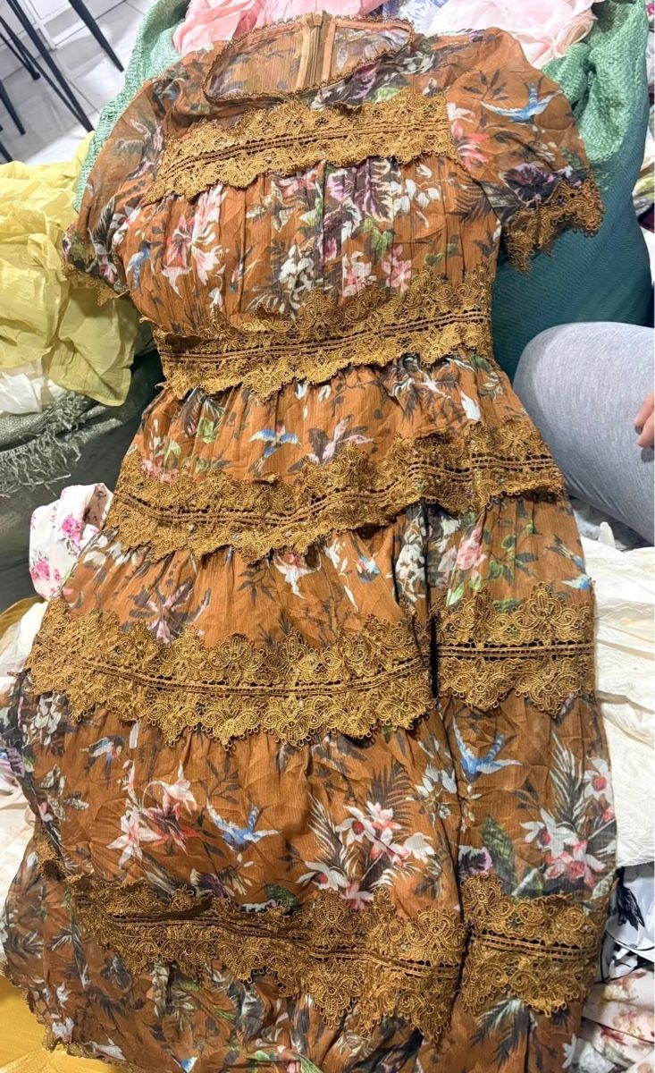 Kleider: Floral Brown Midi Dress – Gebraucht aus St.Josefen von lop_lh8d 2