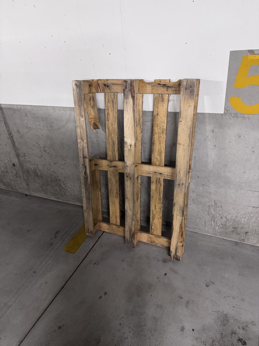 Holzartikel: Holzpalette – Gebraucht aus Buchs SG von CO_BM