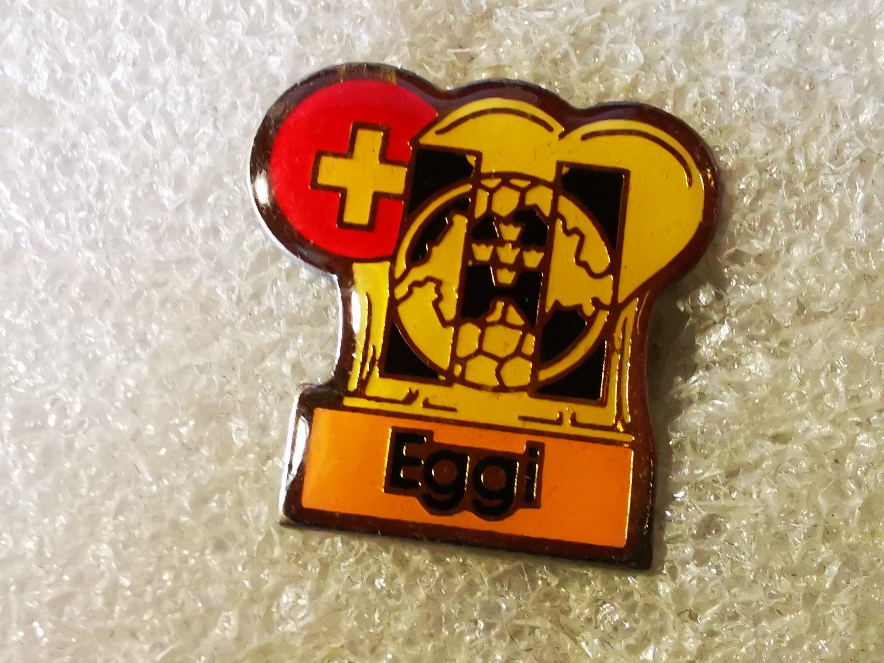 Placchette & Badge: Ansteckpin 200: Eggi – Usato da Oppligen venduto da Pin-Fall-Shop