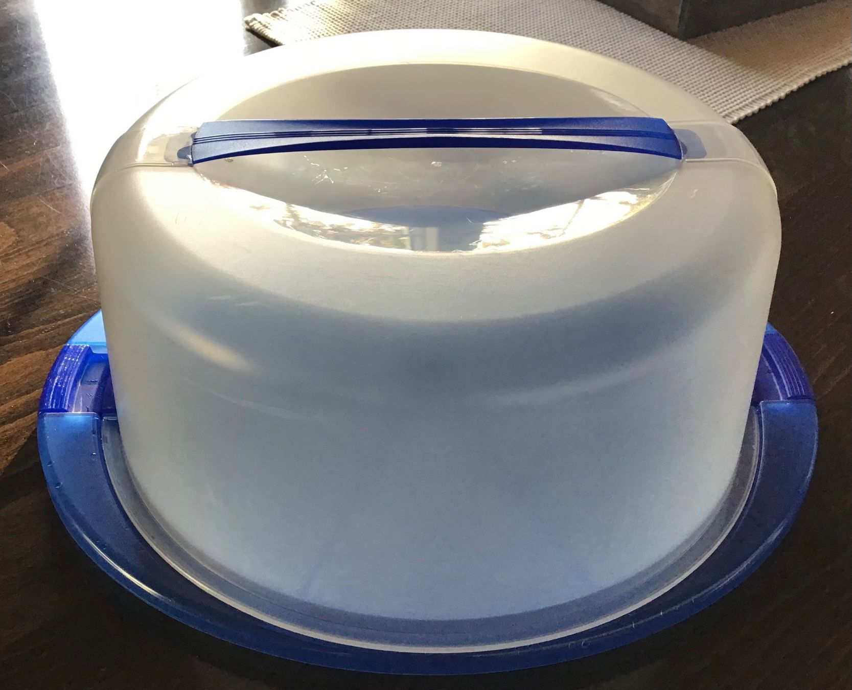 Migros Behälter & Ähnliches: Tortentransportbox/Tortenhaube – Gebraucht aus Niederuzwil von Mala