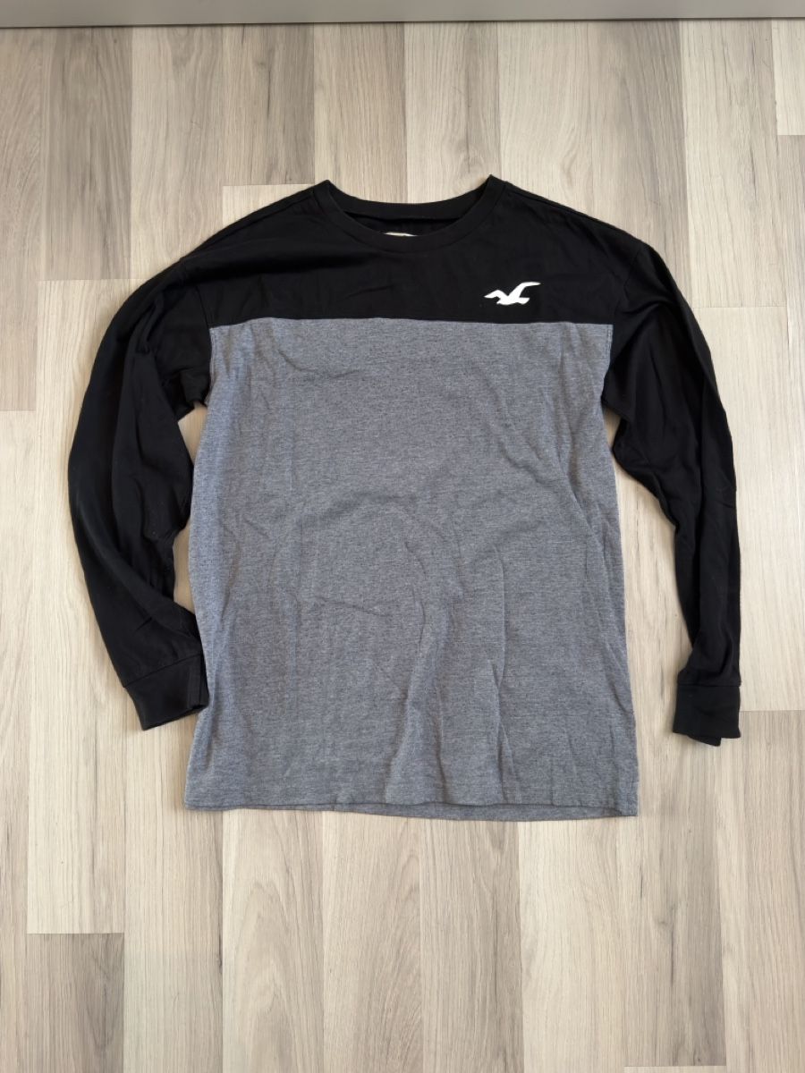 Hollister T-shirt: Hollister Longsleeve  – Usato da Davos Platz venduto da ang_m2dp