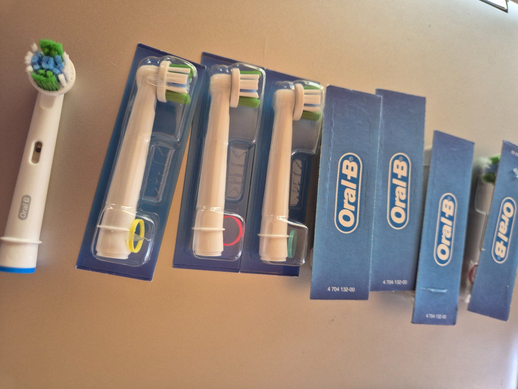 Oral B Cura dei denti: Oral-B  8  tetes de rechange – Nuovo (secondo la descrizione) da eschert venduto da brichou 2