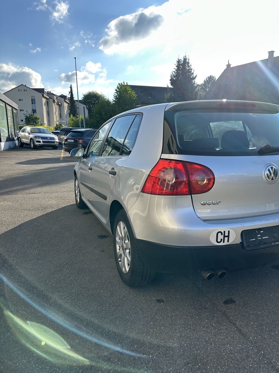 VW Automobili: VW Golf V 2.0 Frisch ab MFK – Difettoso da Zürich venduto da Motara. 5