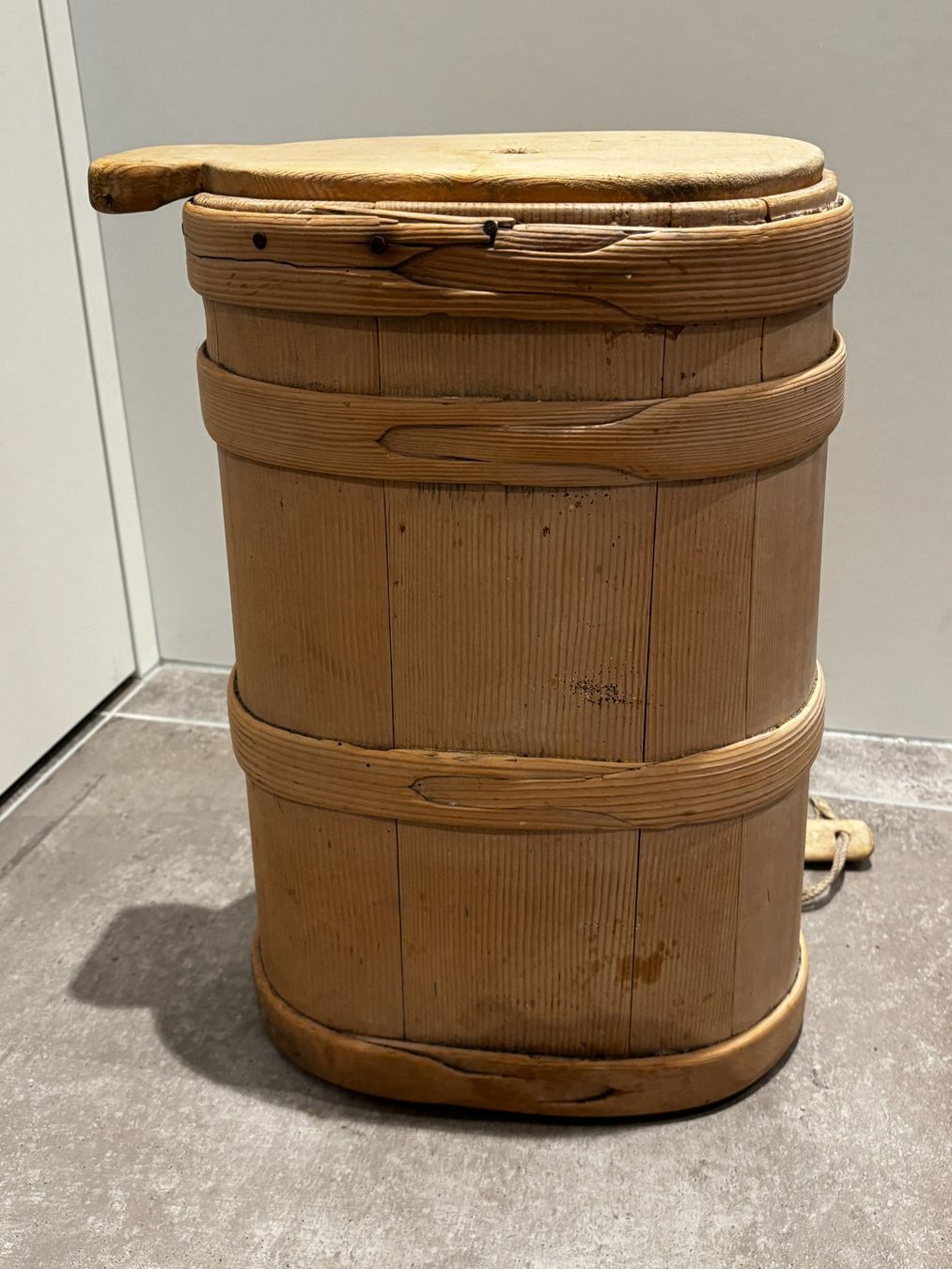 Articoli in legno: antike Milchtause Safiental komplett – Usato da Triesen venduto da Anatas