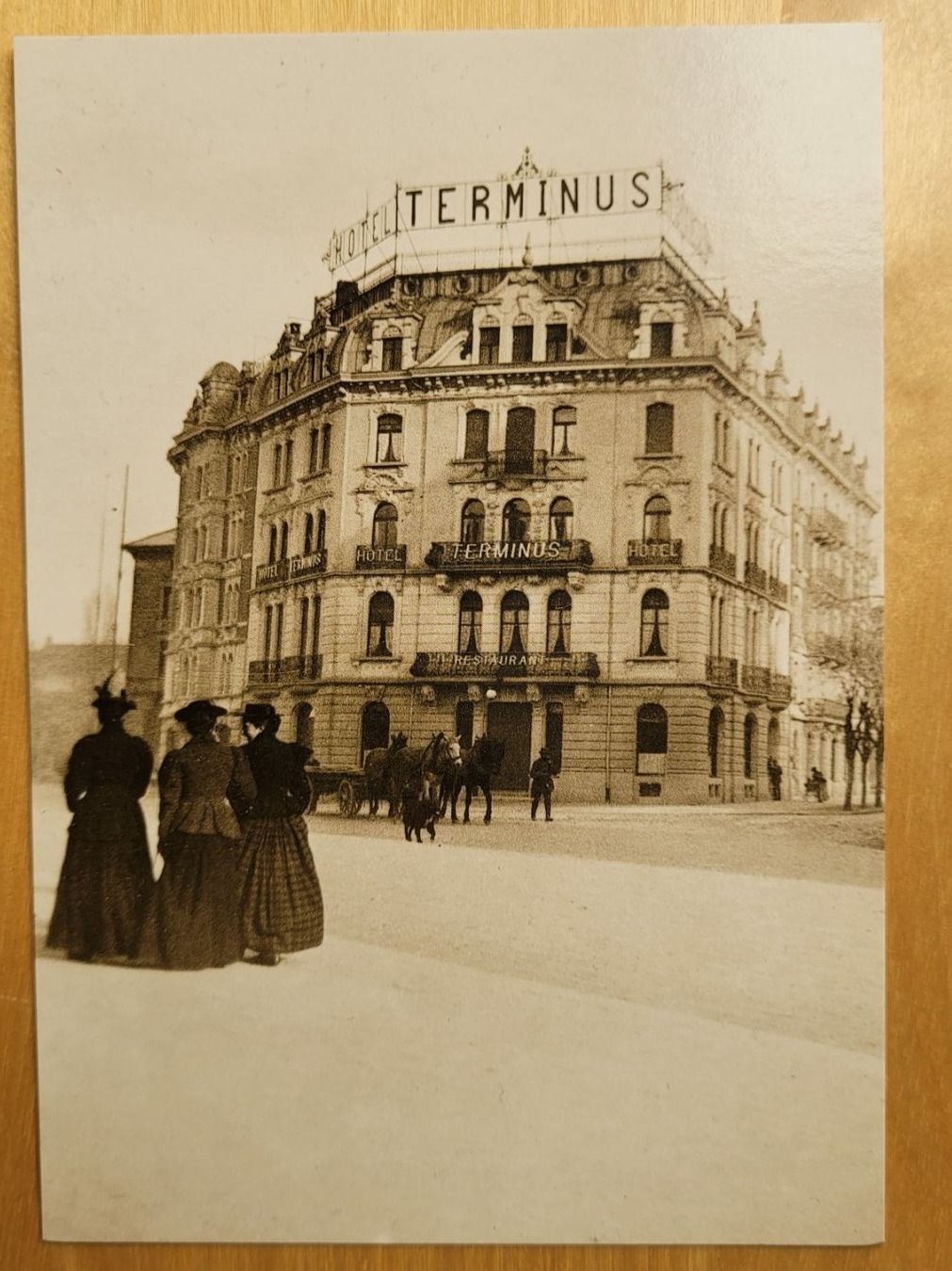 Cartes postales: WINTERTHUR: BAHNHOFPLATZ – HOTEL TERMINUS – Neuf (Voir description) à Neftenbach par Mador6