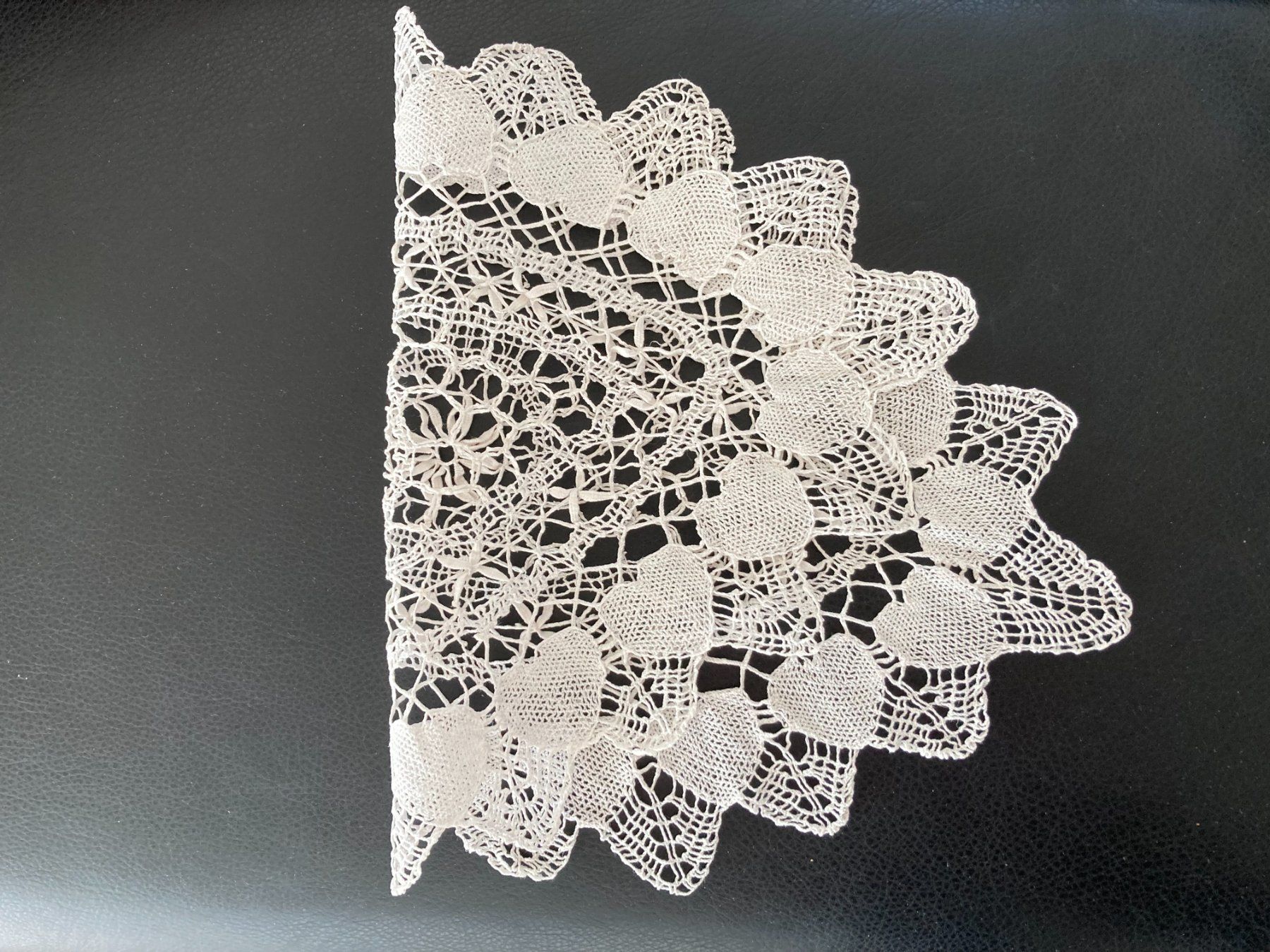 Sottobicchieri: SPITZENDECKCHEN   KLÖPPELDECKCHEN   HANDARBEIT – Usato da Subingen venduto da ArtBead 3