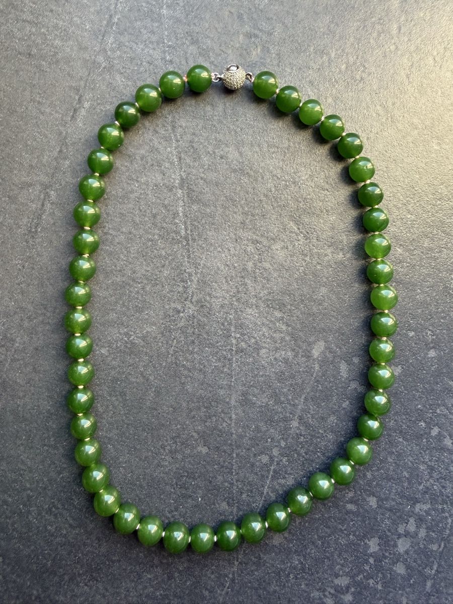 Ketten: Jade Kette – Gebraucht aus Oberhof von RealStone