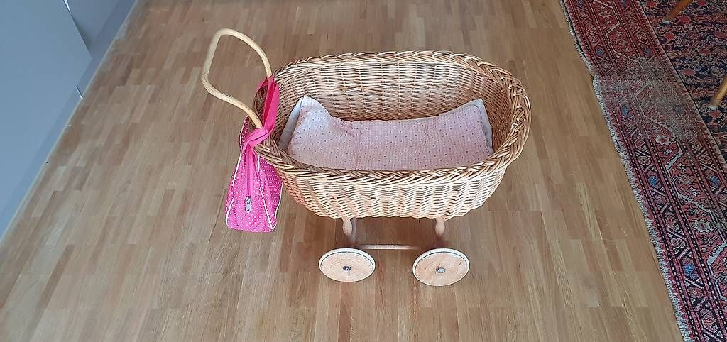 Puppenwagen: Puppenwagen – Gebraucht aus Zürich von zuHause75