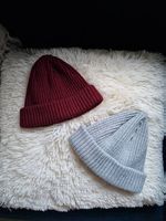 Zwei neue "Beanie-Mütze.