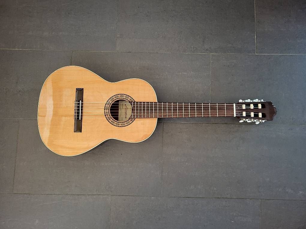 Strumenti musicali: A vendre guitare classique Almansa – Usato da Saillon venduto da sva_php7