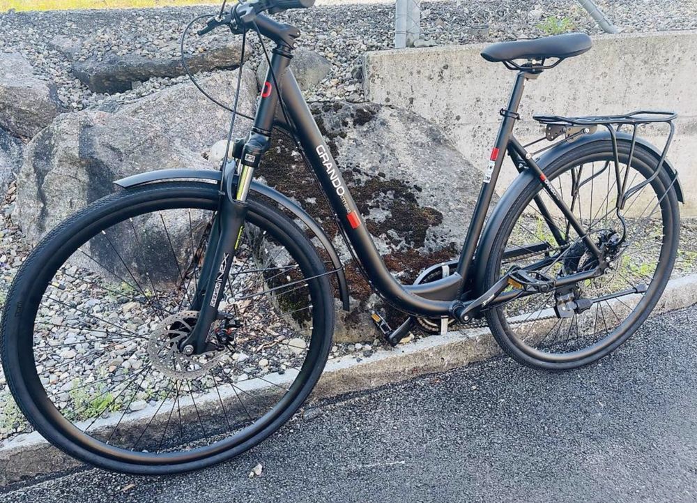 fahrradhelm billig Abus Hyban 2.0 Mips Velvet Black mit LED-Rücklicht E-Bike Beratung - DeGo 26" Anzahl der Boxen:4 Boxen