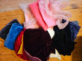 Riesiges Stoffpaket: Samt, Tüll, Plüsch, Kostüme, Fasnacht