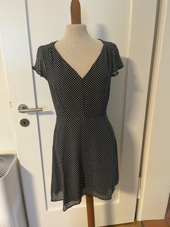 Sommerliches Pünktchenkleid, Grösse S von Dynamite