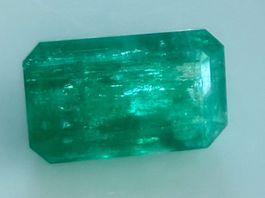 SMARAGD  grün  Treppenschliff  4.76cts