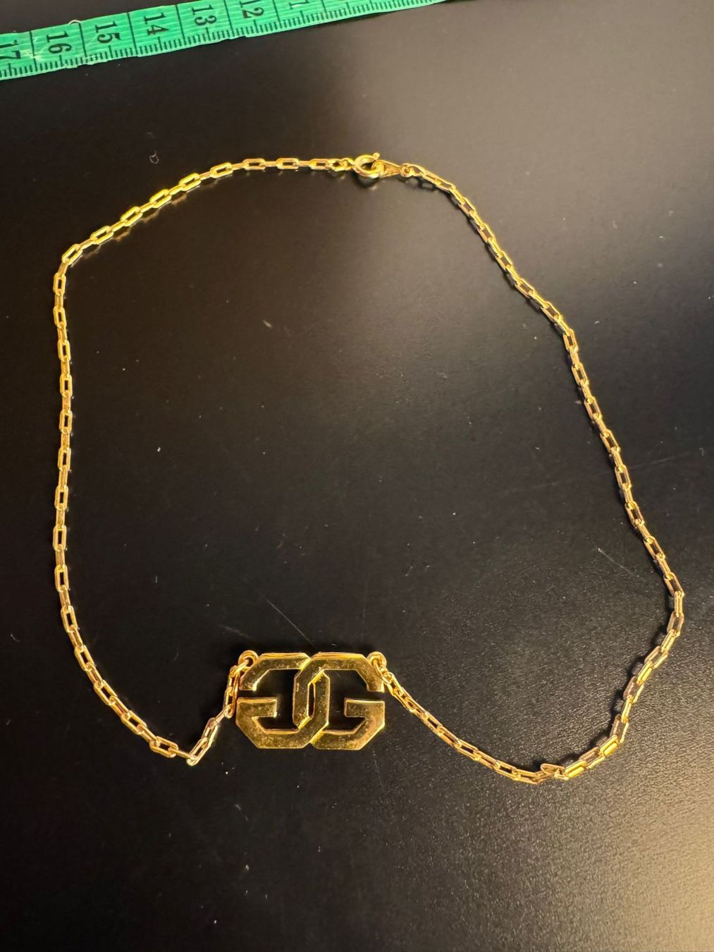 Givenchy Catenine: GIVENCHY Halskette / Necklace Goldfarben – Usato da Winterthur venduto da Dejv 1
