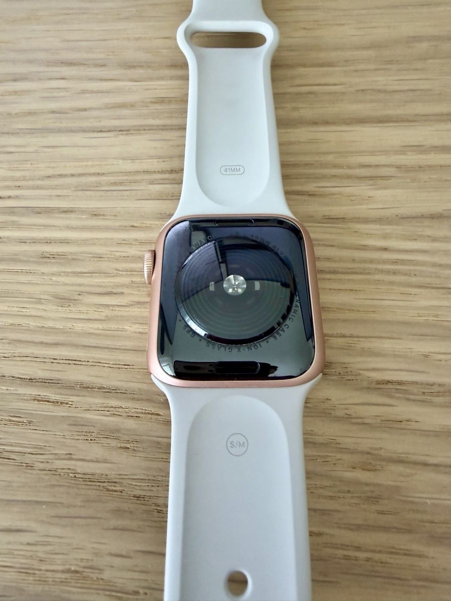 Apple Smartwatch: Apple Watch SE 40mm Gold – D'occasion à Weisslingen par quarktasche 3