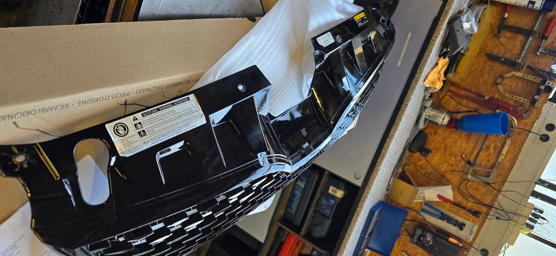 Skoda Tutti pezzi di ricambio auto: Skoda Octavia 3 Kühlergrill – Nuovo (secondo la descrizione) da Möhlin venduto da Carmaxx 1