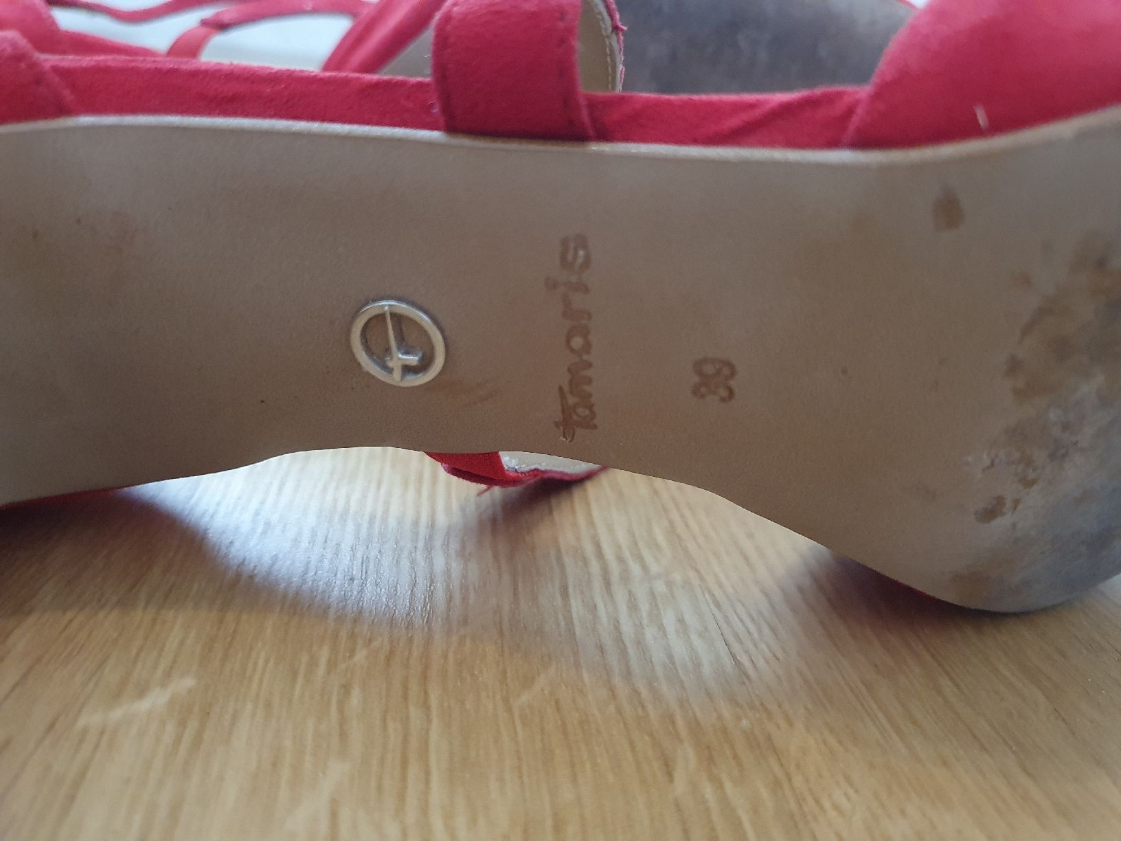 Tamaris Scarpe da donna: Schöne Leder-Sandaletten rot, Grösse 39 – Nuovo (secondo la descrizione) da Wettingen venduto da __Dom__ 6