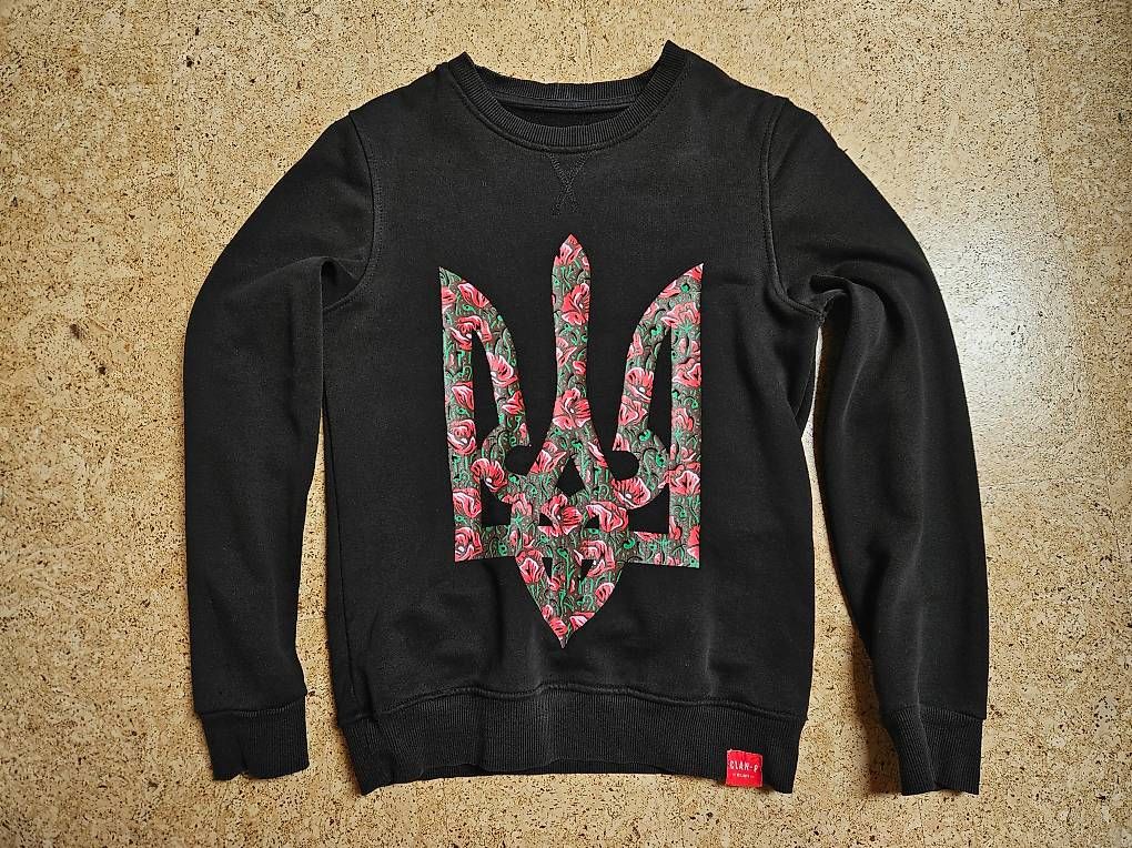 Pulls & Sweat-shirts: Ukraine Pullover Gr. S – D'occasion à Worb par jun_fj8w