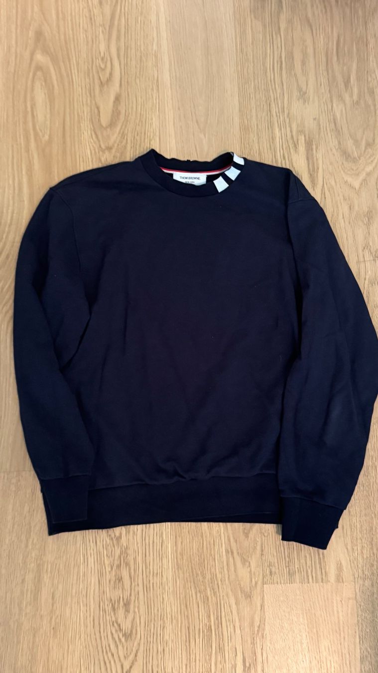Maglioni & Felpe: Thom Browne Pullover dunkelblau Grösse 3 (L) gebraucht – Usato da Zürich venduto da Tonberry 1
