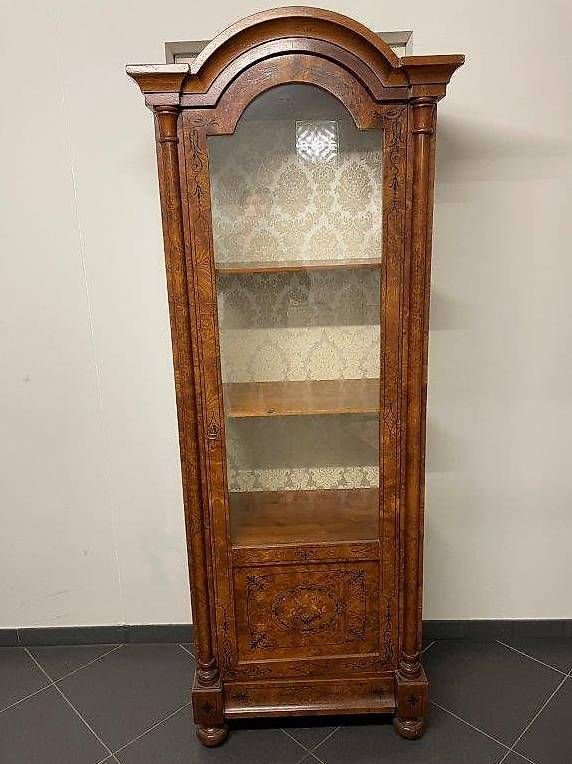 Vitrinen: Vitrine – Gebraucht aus Urdorf von nel_g8sn