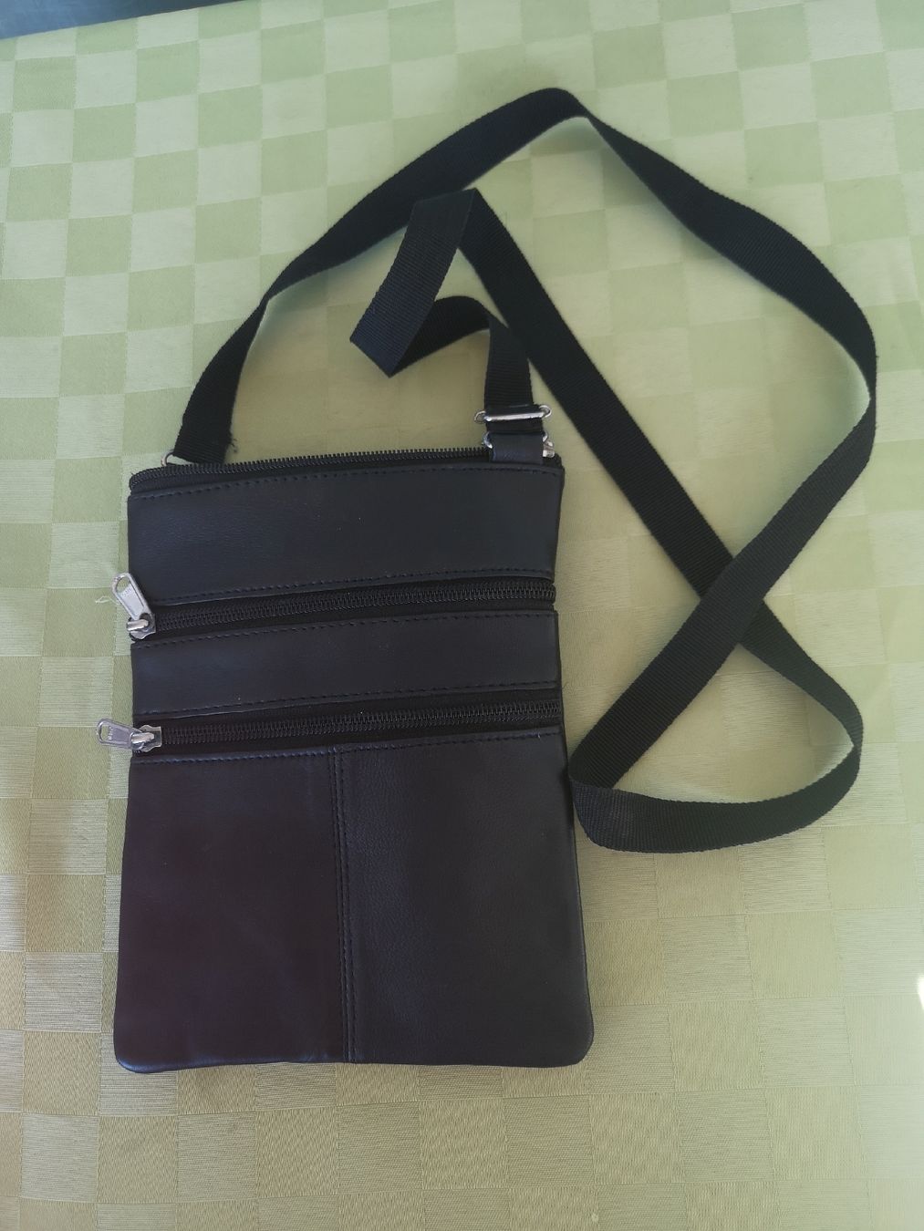 Borse da donna: Petit sac noir – Nuovo (secondo la descrizione) da Nyon venduto da bicounette66