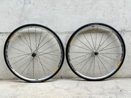 MAVIC Aksium Race 28" Clincher Laufradsatz LRS TOPZUST. 2606