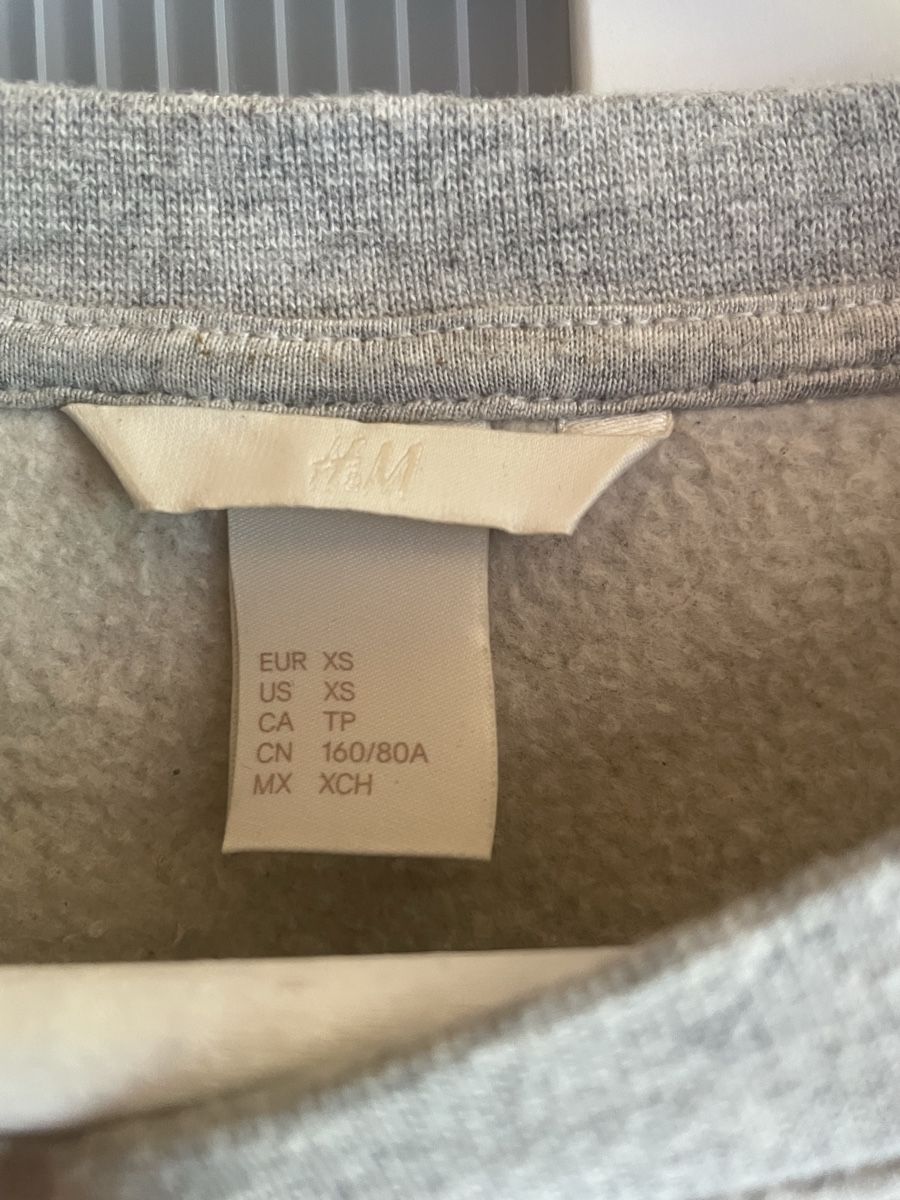 H&M Maglioni & Felpe: H&M Pullover mit Blumenapplikation, Grösse XS, Top! – Usato da Wila venduto da sirisum 2