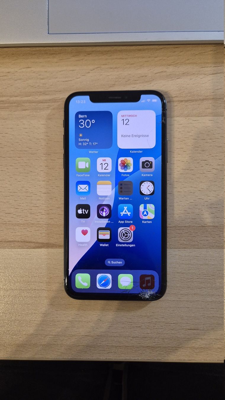 Apple Handys / Smartphones: iPhone Xs 256GB Black 3020 – Defekt aus Münchenbuchsee von MV_Solutions