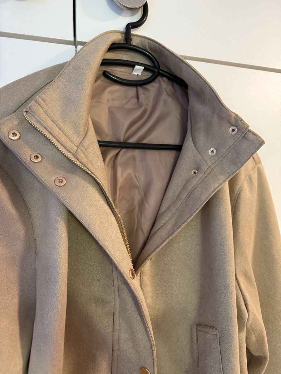 Giacche: Beige dünne Jacke M – Usato da Bülach venduto da sawa22 5