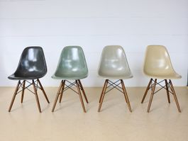 Vintage Eames Fiberglas Stühle von Hermann Miller