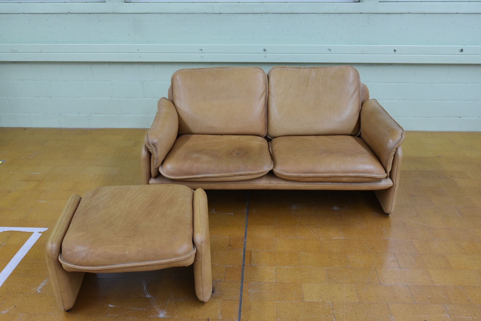 De Sede Divani: Designer Sofa De Sede DS61 aus Büffelleder – Usato da Lichtensteig venduto da Polsterwerk 1