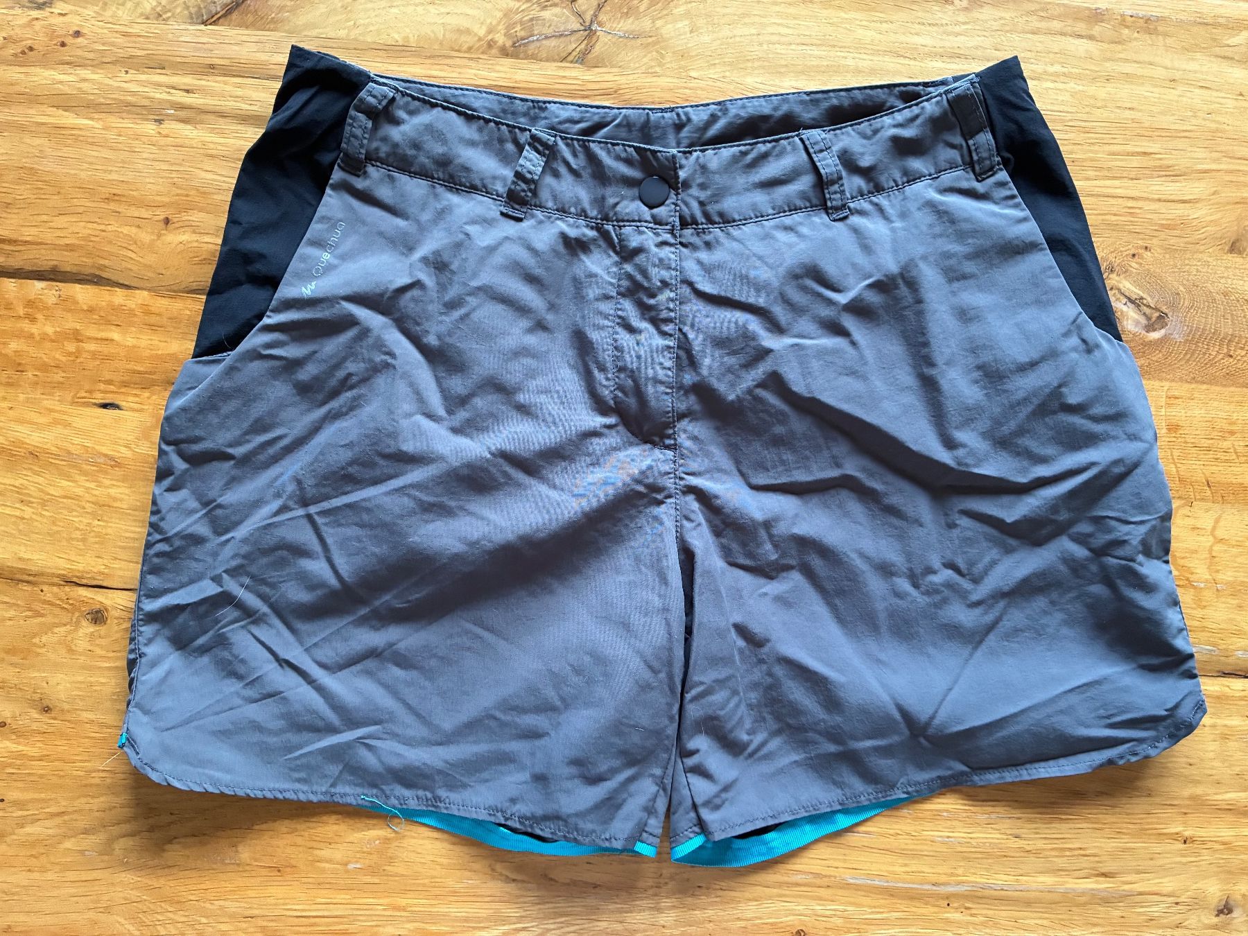 Decathlon Pantaloni: Damenwanderhose kurz. Grösse XS – Usato da Kräiligen venduto da MonteBerna