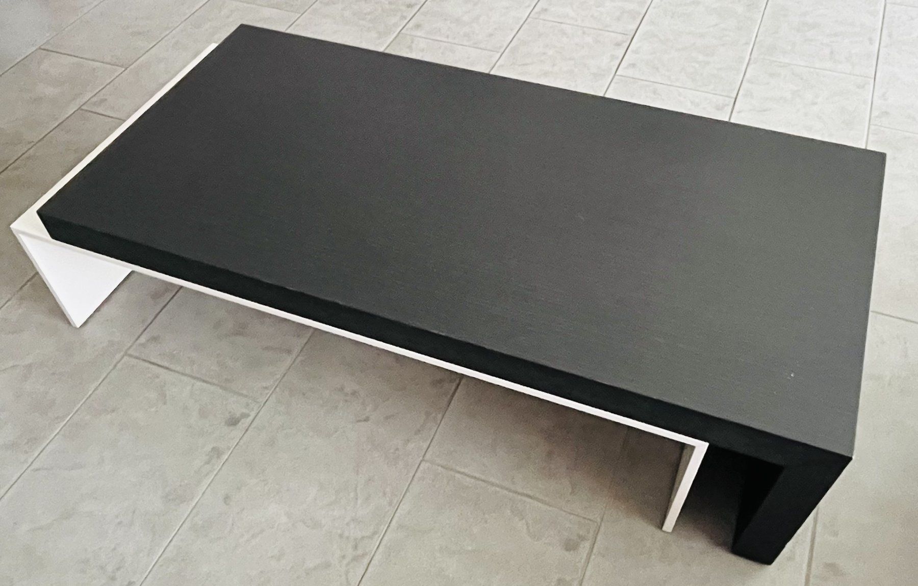 Tables: Schwarzer Couchtisch – D'occasion à Dagmersellen par Cactus05