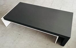 Schwarzer Couchtisch