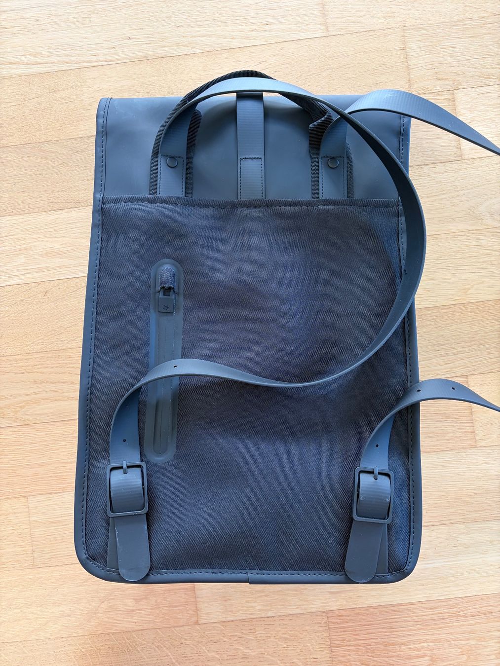 Rains Zaini: Rains Rucksack Mini / Black / Neu – Usato da Kriens venduto da dannypucci 1