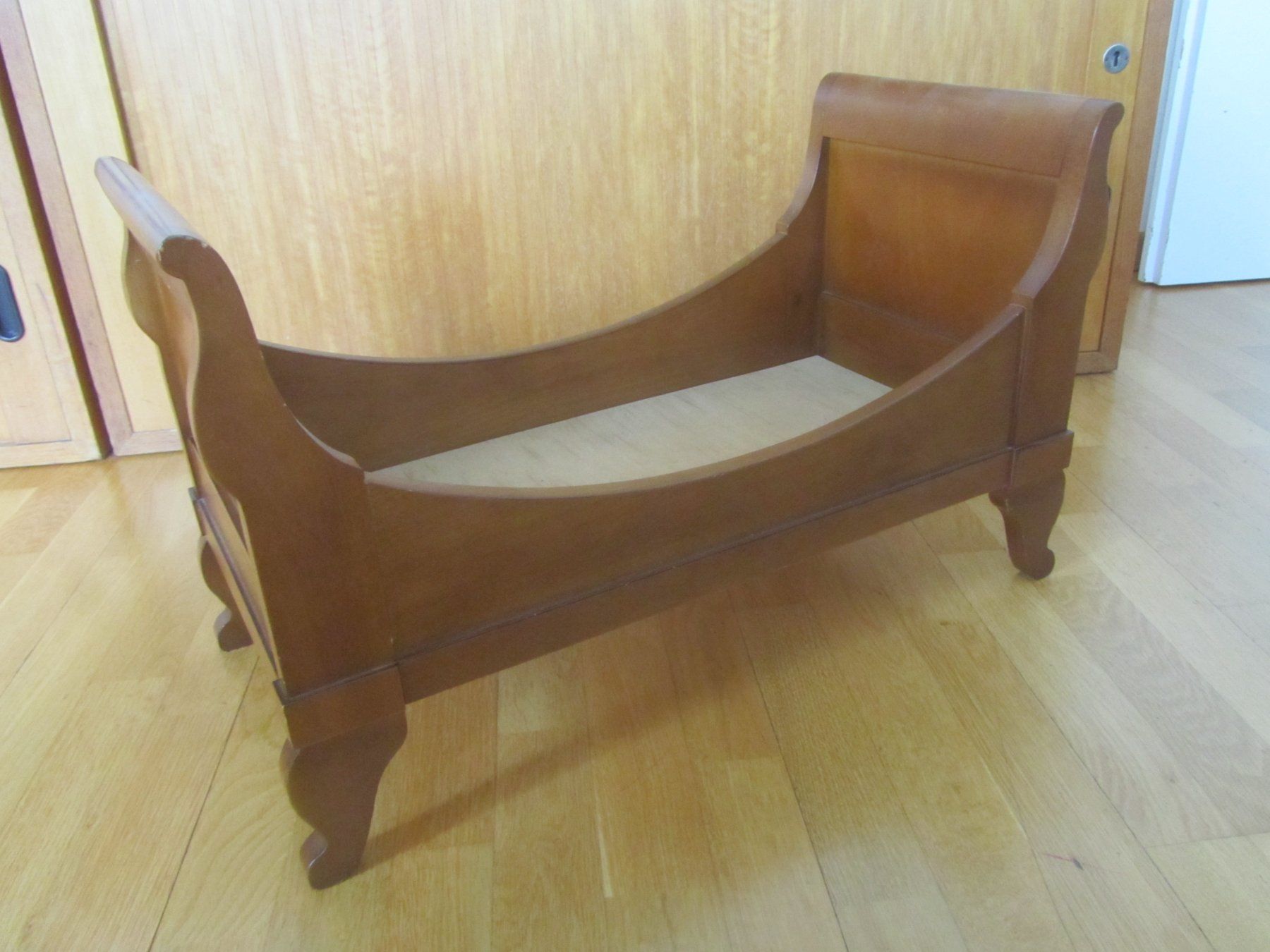 Giocattoli: Biedermeier - Puppenbett / Möbelmodell – Usato da Seengen venduto da mikelele 6