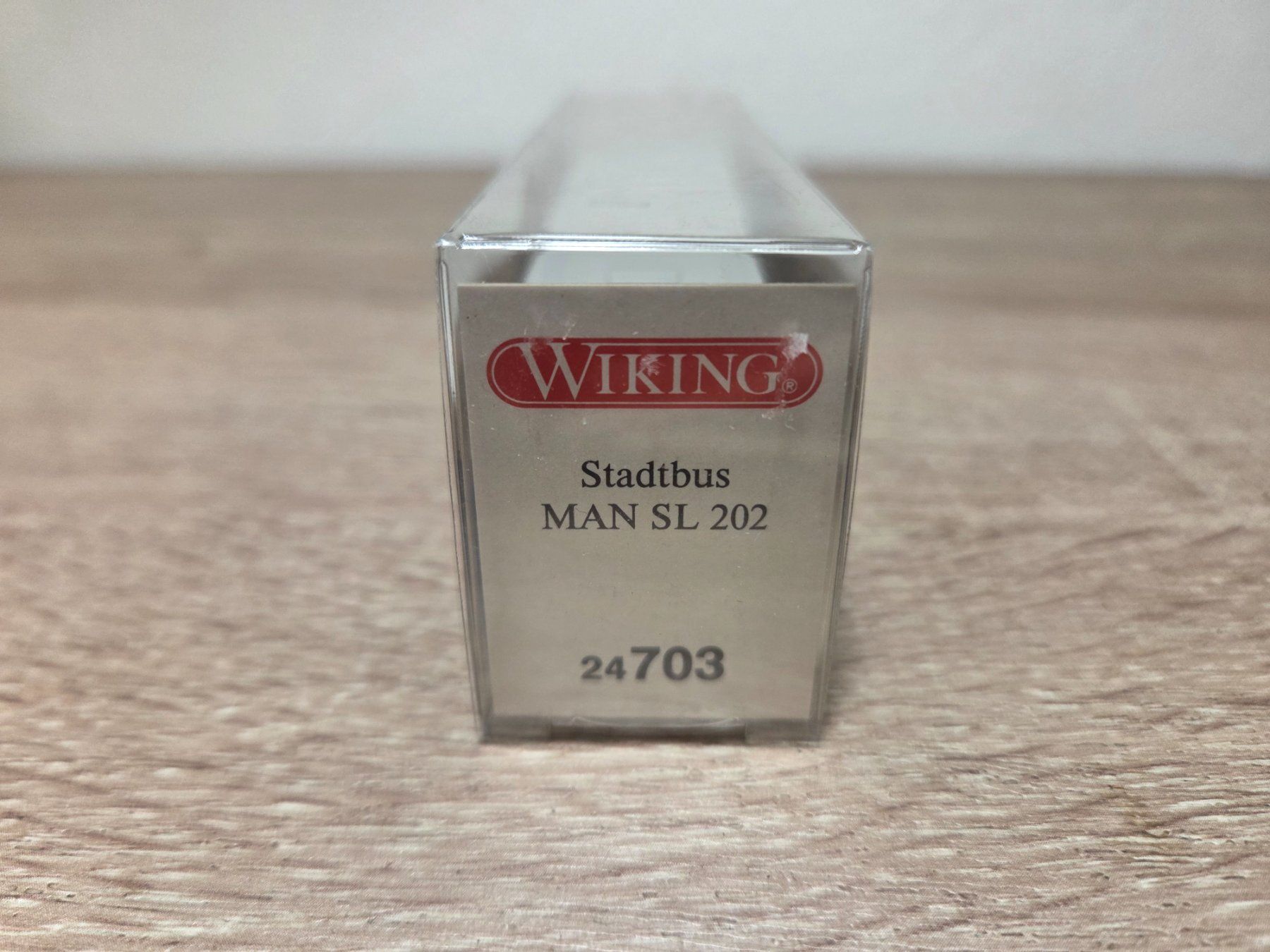 Wiking Modellini d'auto: Wiking 24703 Stadtbus H0 – Nuovo e nell'imballaggio originale da St-Aubin-Sauges venduto da Lo_Go 1
