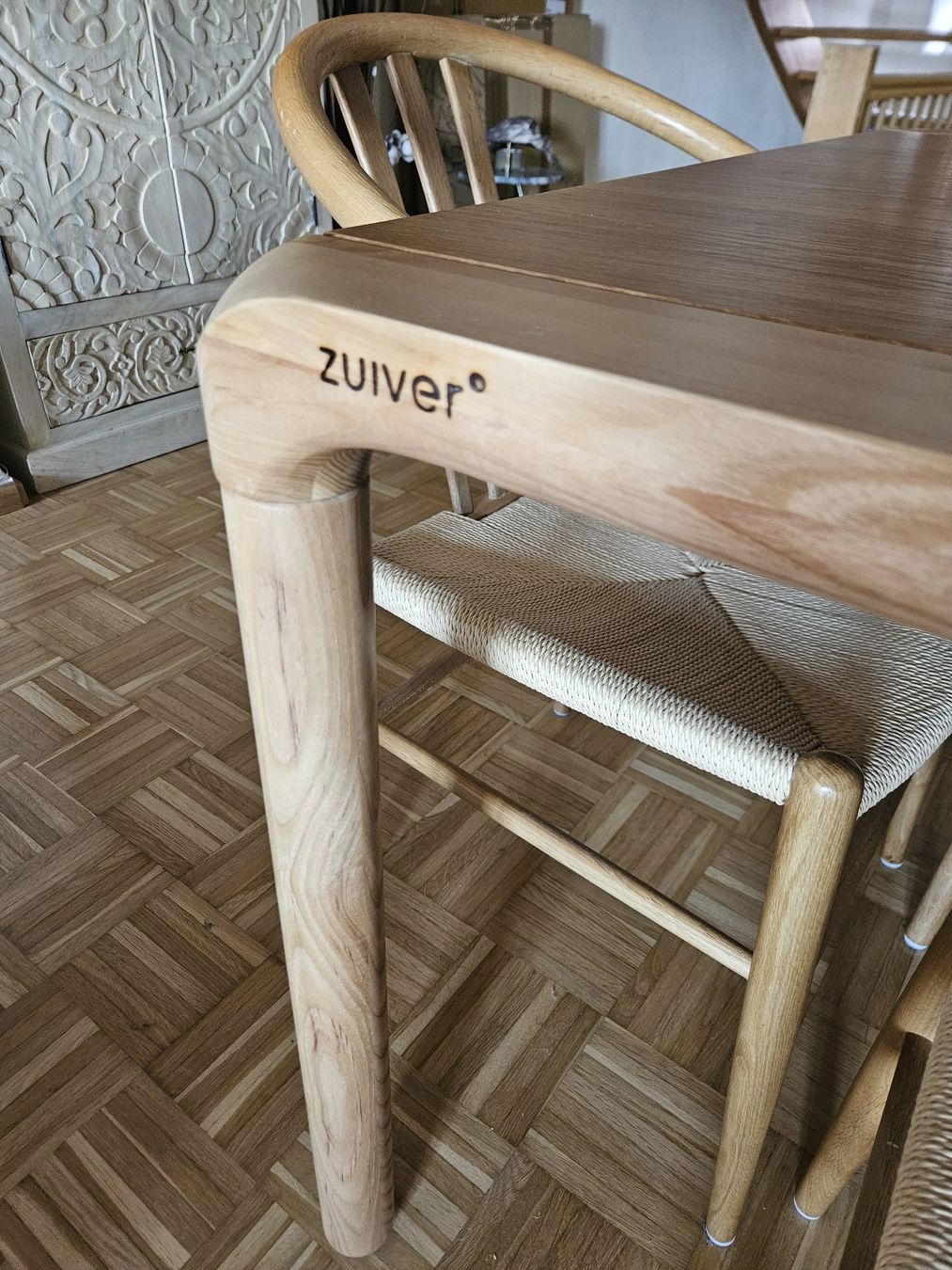 Set de table et chaises: Zuiver Esstisch + 6 Stühle, Esche und Eichenholz – D'occasion à Nuglar par mjc_cw9f 2