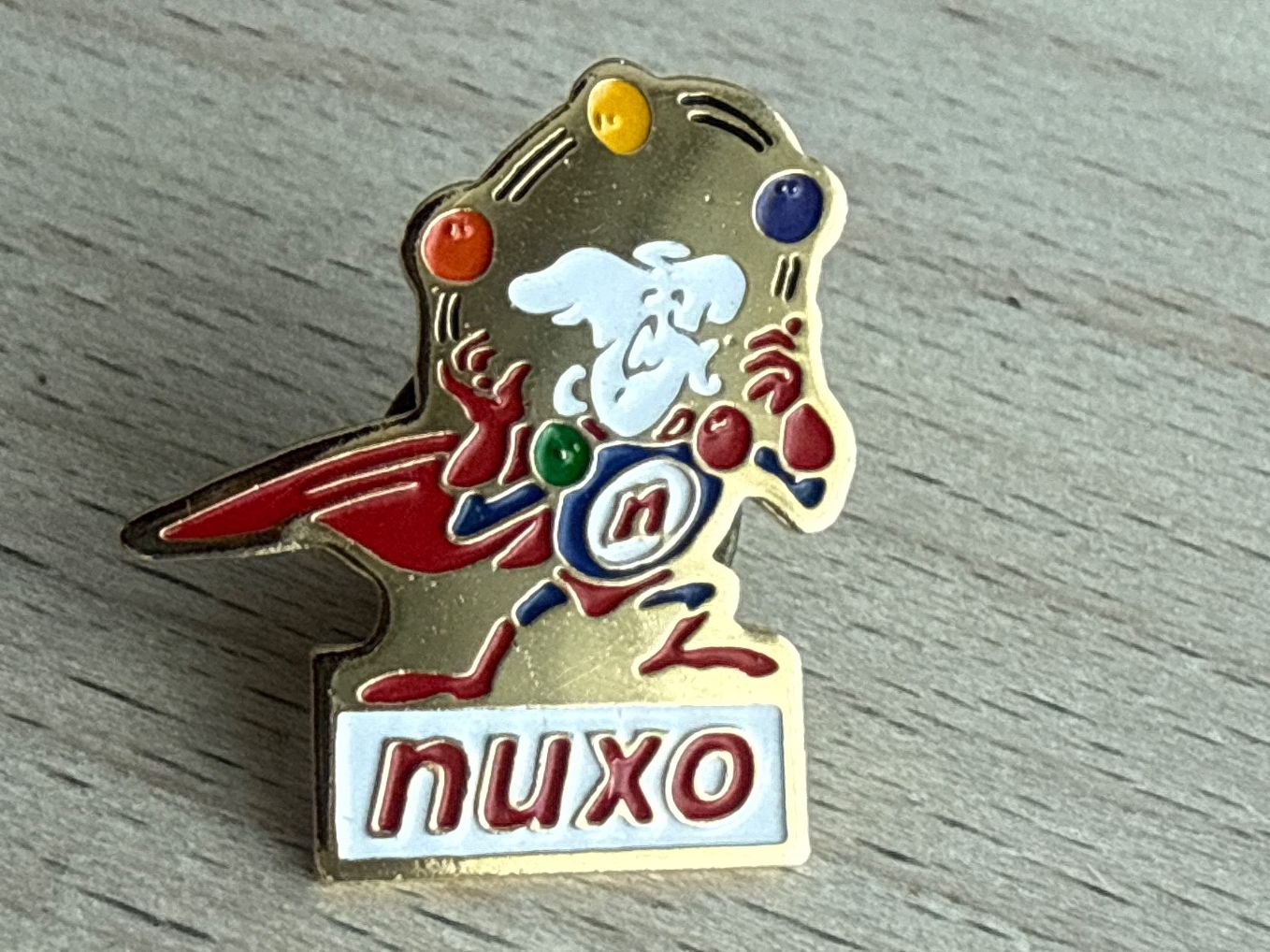 Placchette & Badge: Pin nuxo – Usato da Glattbrugg venduto da Schweigmatt